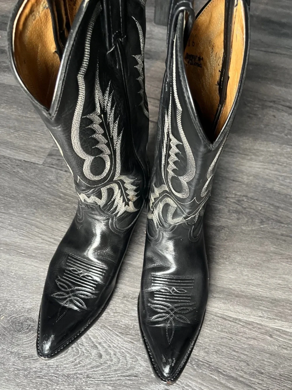 Tony Lama Style 2916 Black White Embroidered Cowboy Boots Pointed Toes Size 8.5
